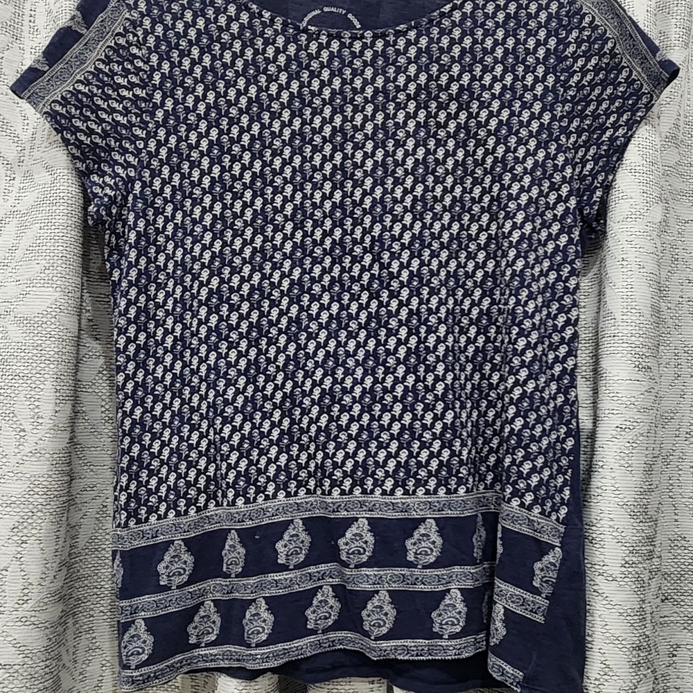 Lucky Brand Boho Blue &‎ White Short Sleeve Tee – Size Medium